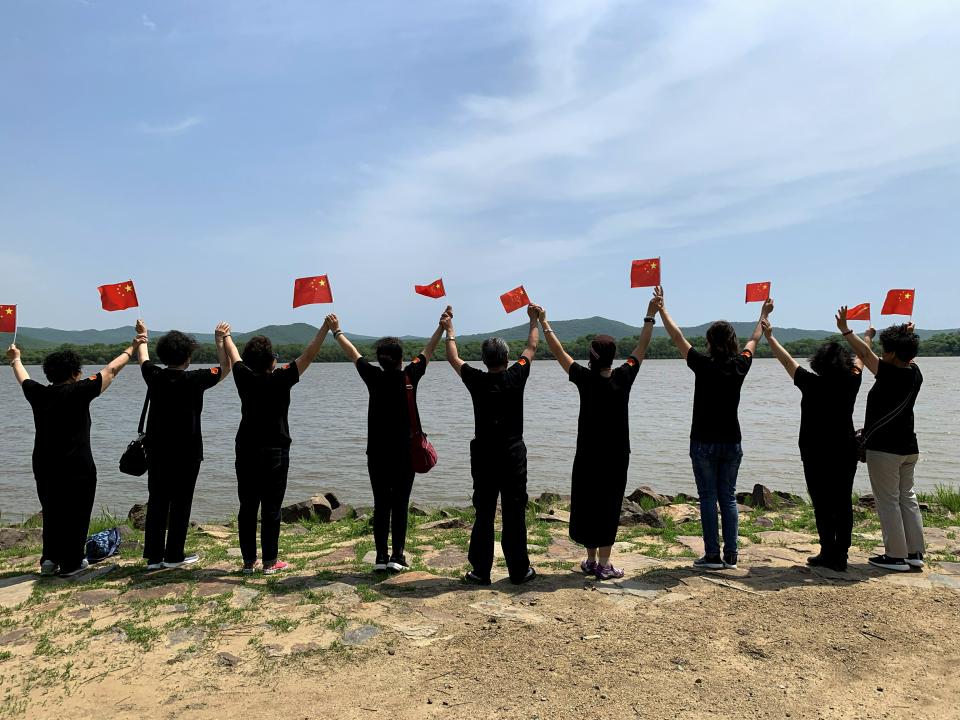 就发生了珍宝岛三名巡逻战士被对岸的"老毛子"(苏军)打伤的严重事件